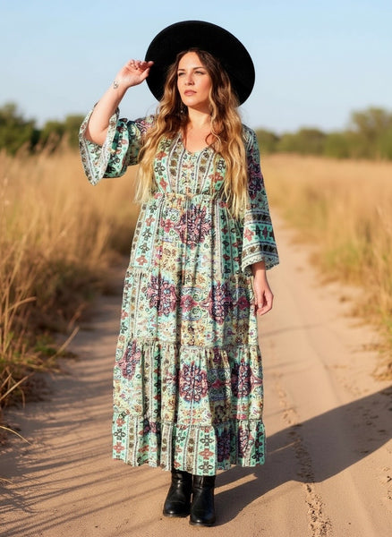 Silk Maxi dress with bell sleeves and buttons (Green)