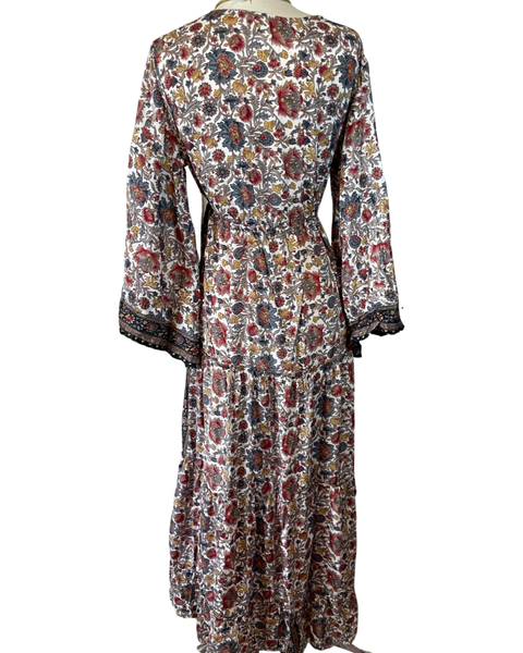 Silk Maxi dress with bell sleeves and buttons (Ivory )